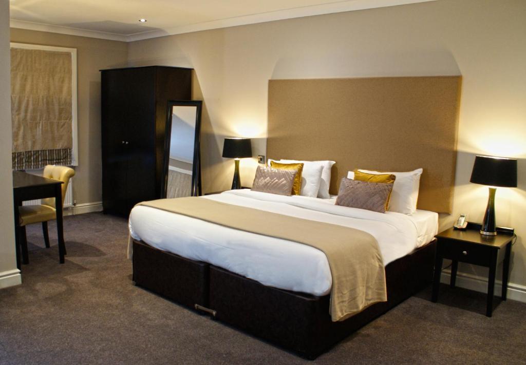 The Wyastone Hotel Cheltenham Ruang foto