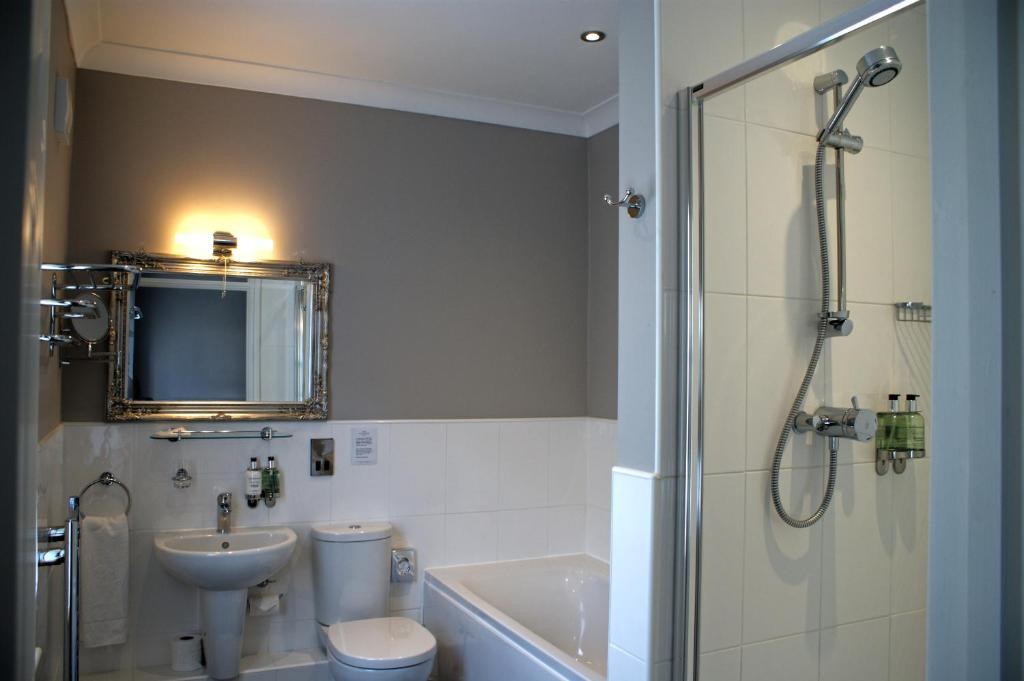 The Wyastone Hotel Cheltenham Ruang foto