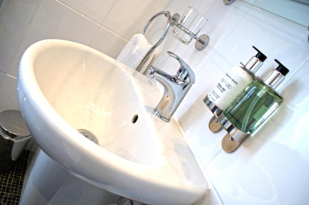 The Wyastone Hotel Cheltenham Ruang foto
