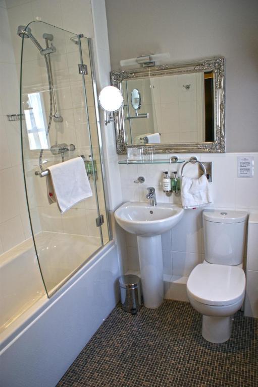 The Wyastone Hotel Cheltenham Ruang foto